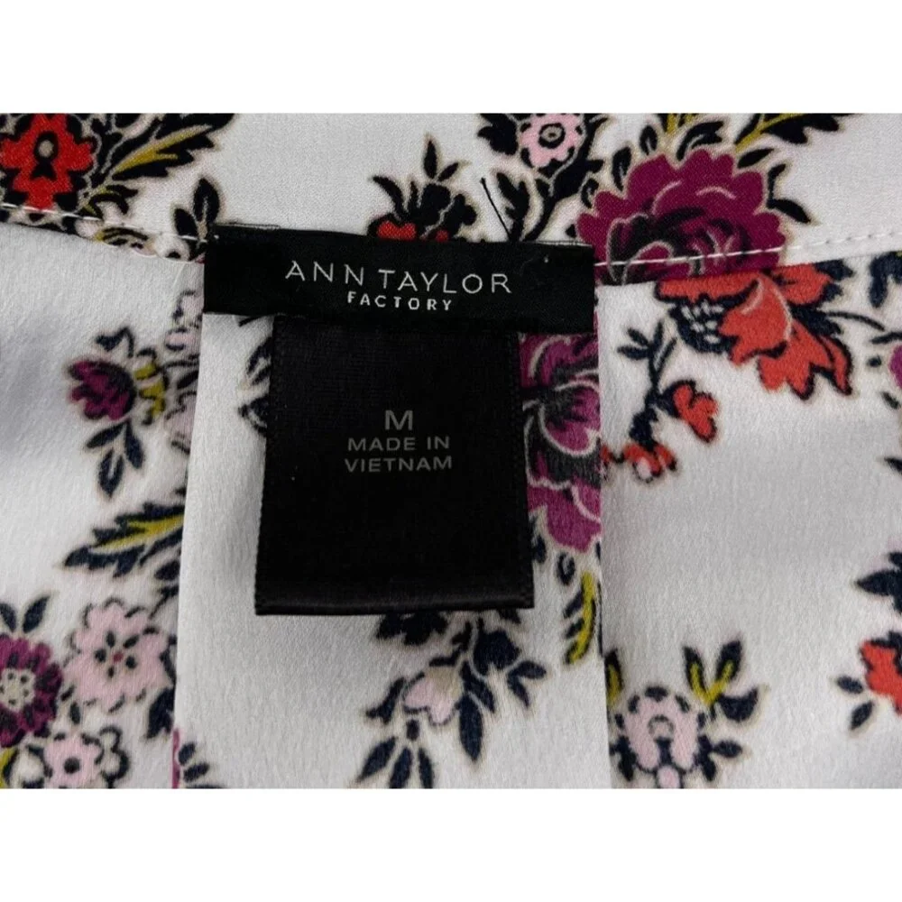 Ann Taylor Factory lightweight stylish